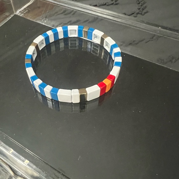 2 bracelets - Picture 3 of 3